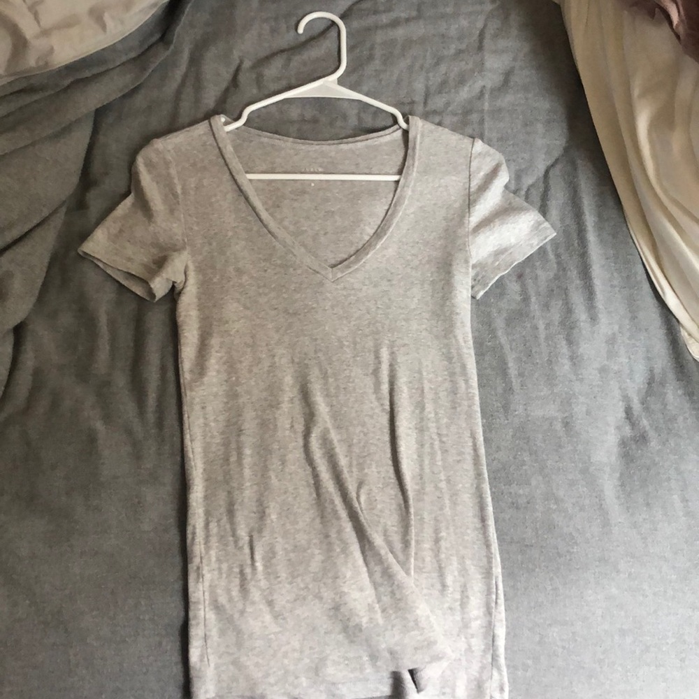 Grey v neck tee